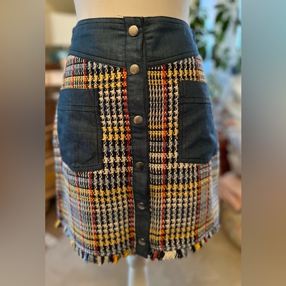 Zara Dresses & Skirts - Zara short tweed skirt